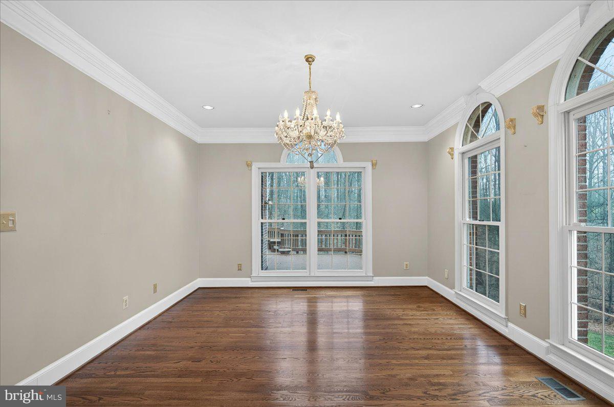 Clifton, Virginia, 20124, United States, 5 Bedrooms Bedrooms, ,6 BathroomsBathrooms,Residential,Active,2025639