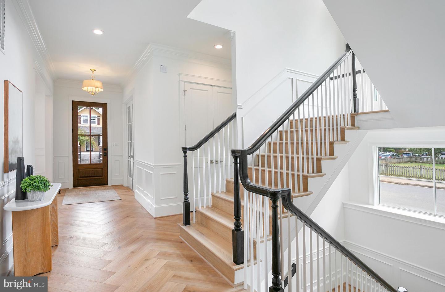Arlington, Virginia, 22201, United States, 7 Bedrooms Bedrooms, ,8 BathroomsBathrooms,Residential,Active,1944105