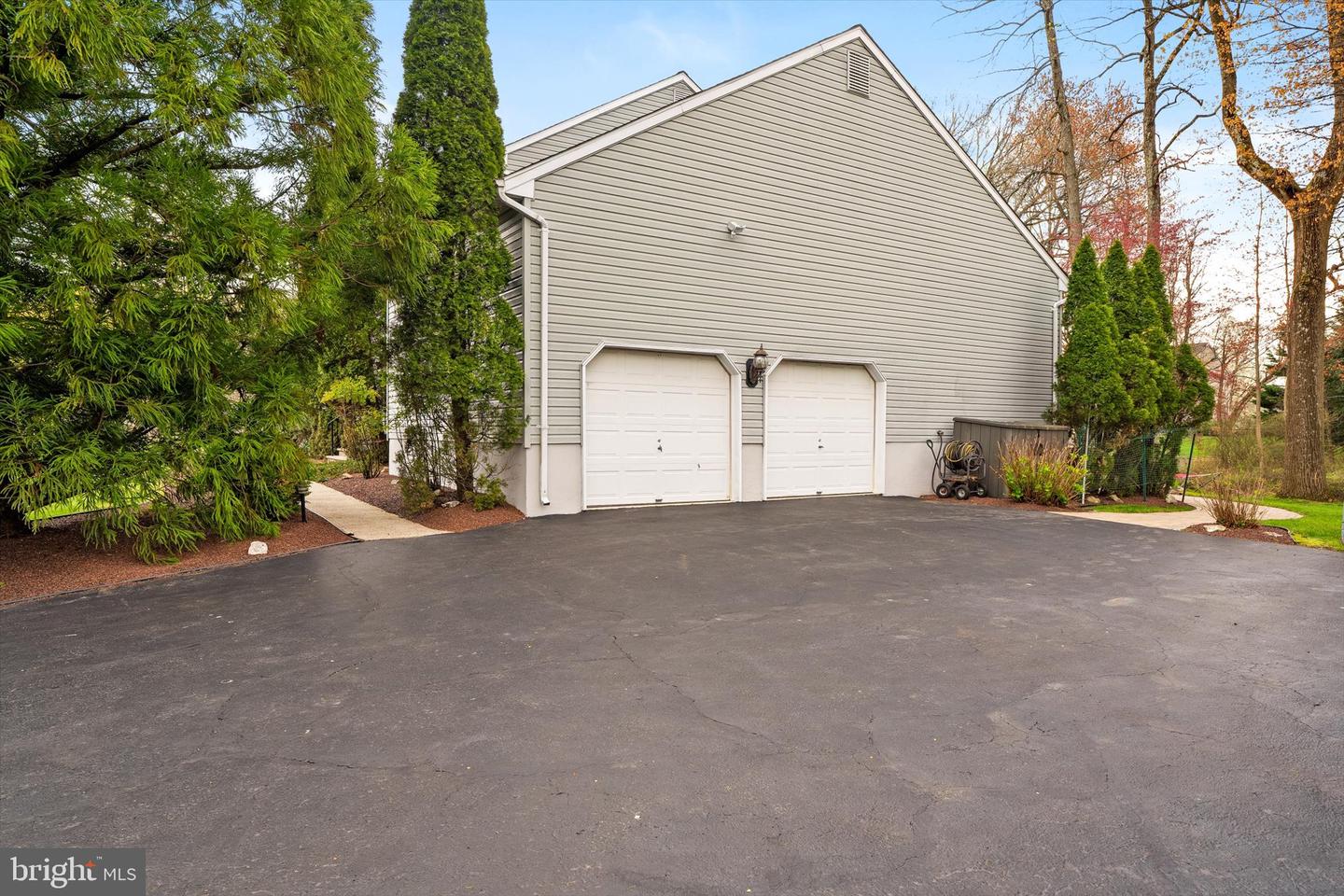 Robbinsville, New Jersey, 08691, United States, 5 Bedrooms Bedrooms, ,4 BathroomsBathrooms,Residential,Active,1920249