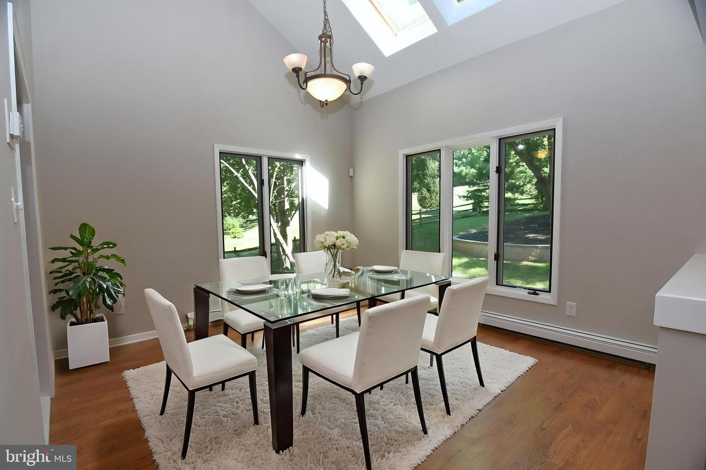 Fort Washington, Pennsylvania, 19034, United States, 4 Bedrooms Bedrooms, ,4 BathroomsBathrooms,Residential,Active,1936392