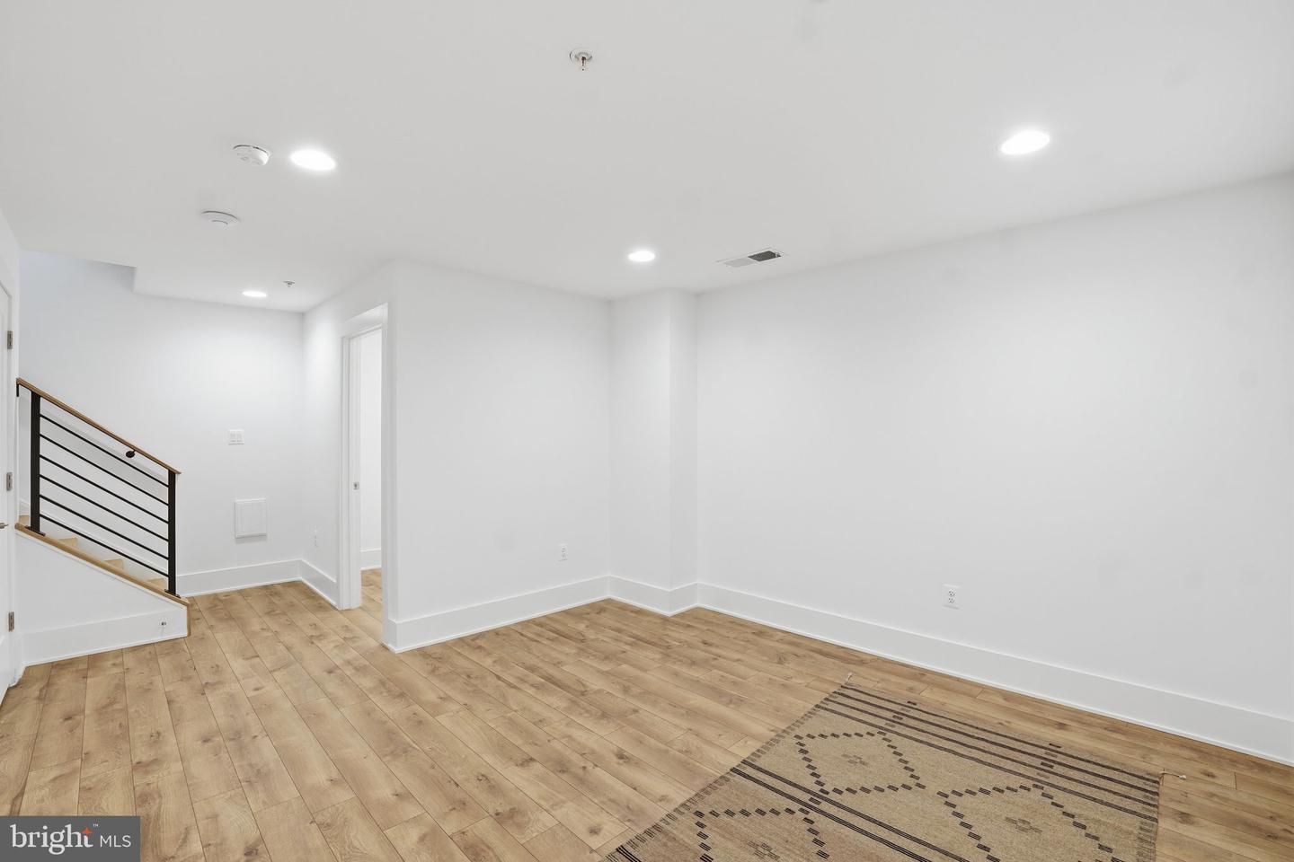 Potomac, Maryland, 20854, United States, 3 Bedrooms Bedrooms, ,5 BathroomsBathrooms,Residential,Active,2044555
