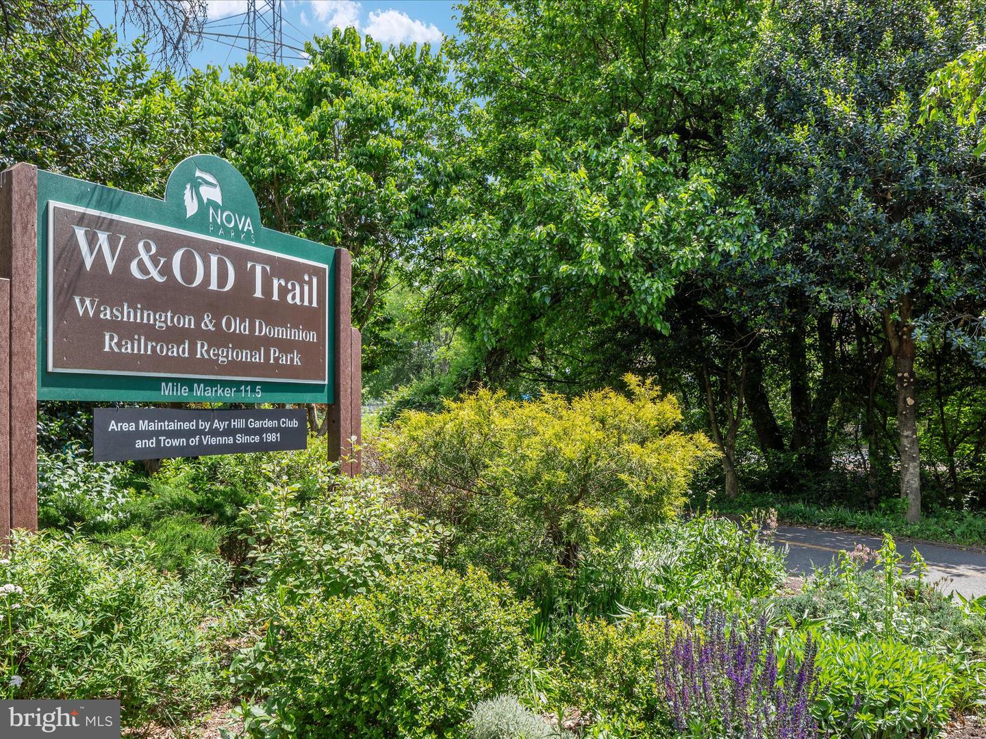 Oakton, Virginia, 22124, United States, 6 Bedrooms Bedrooms, ,6 BathroomsBathrooms,Residential,Active,1960120