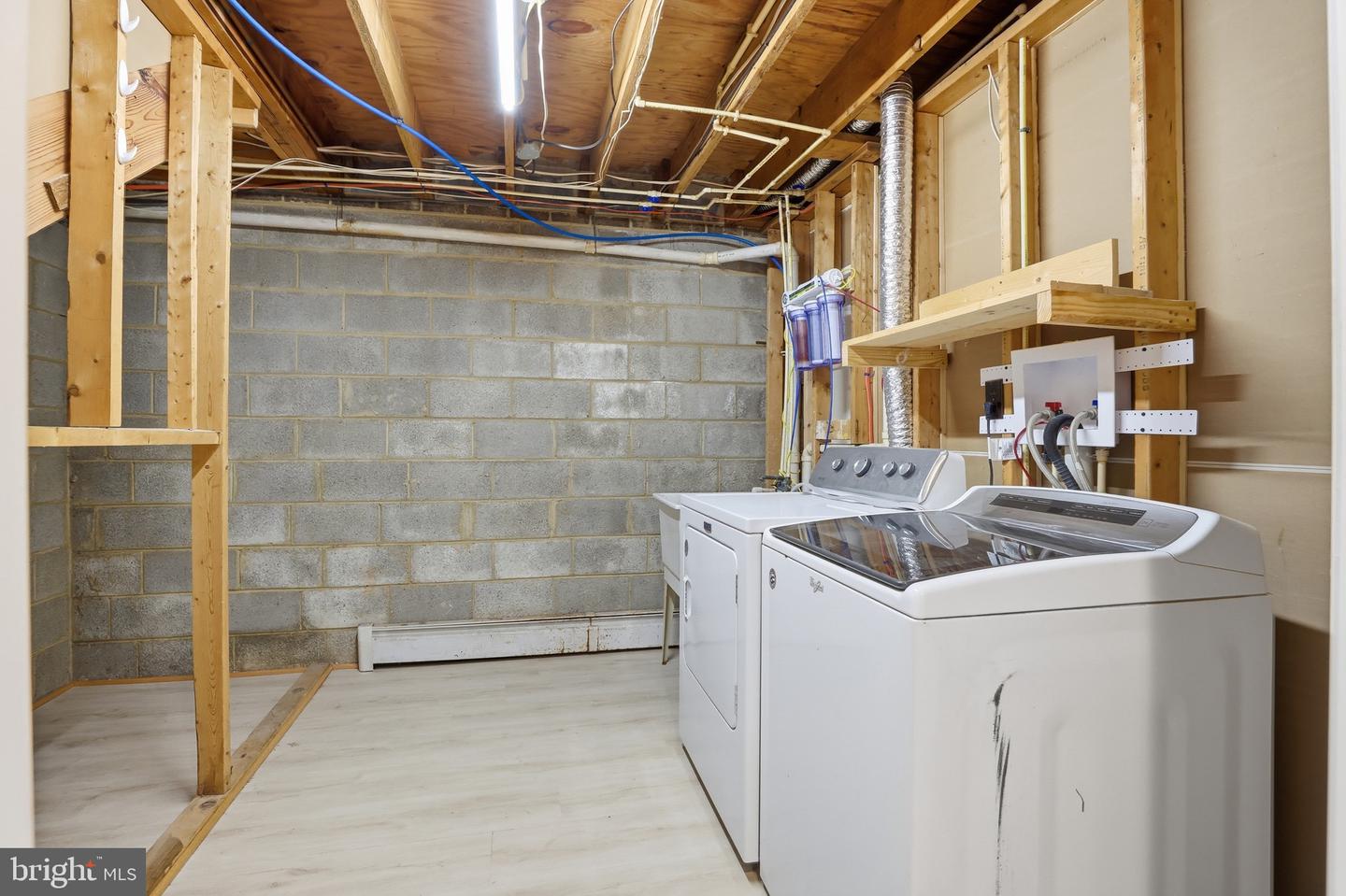 Clarksburg, Maryland, 20871, United States, 5 Bedrooms Bedrooms, ,3 BathroomsBathrooms,Residential,Active,1996277