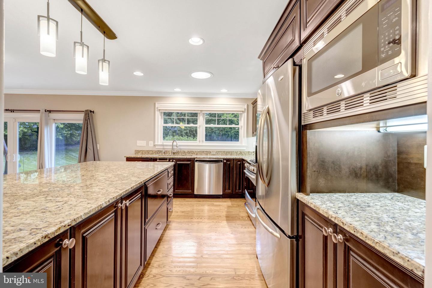 Fairfax, Virginia, 22030, United States, 4 Bedrooms Bedrooms, ,3 BathroomsBathrooms,Residential,Active,2045005