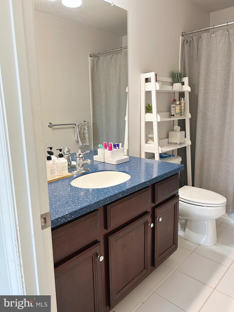 Downingtown, Pennsylvania, 19335, United States, ,5 BathroomsBathrooms,Residential,Pending,1703596