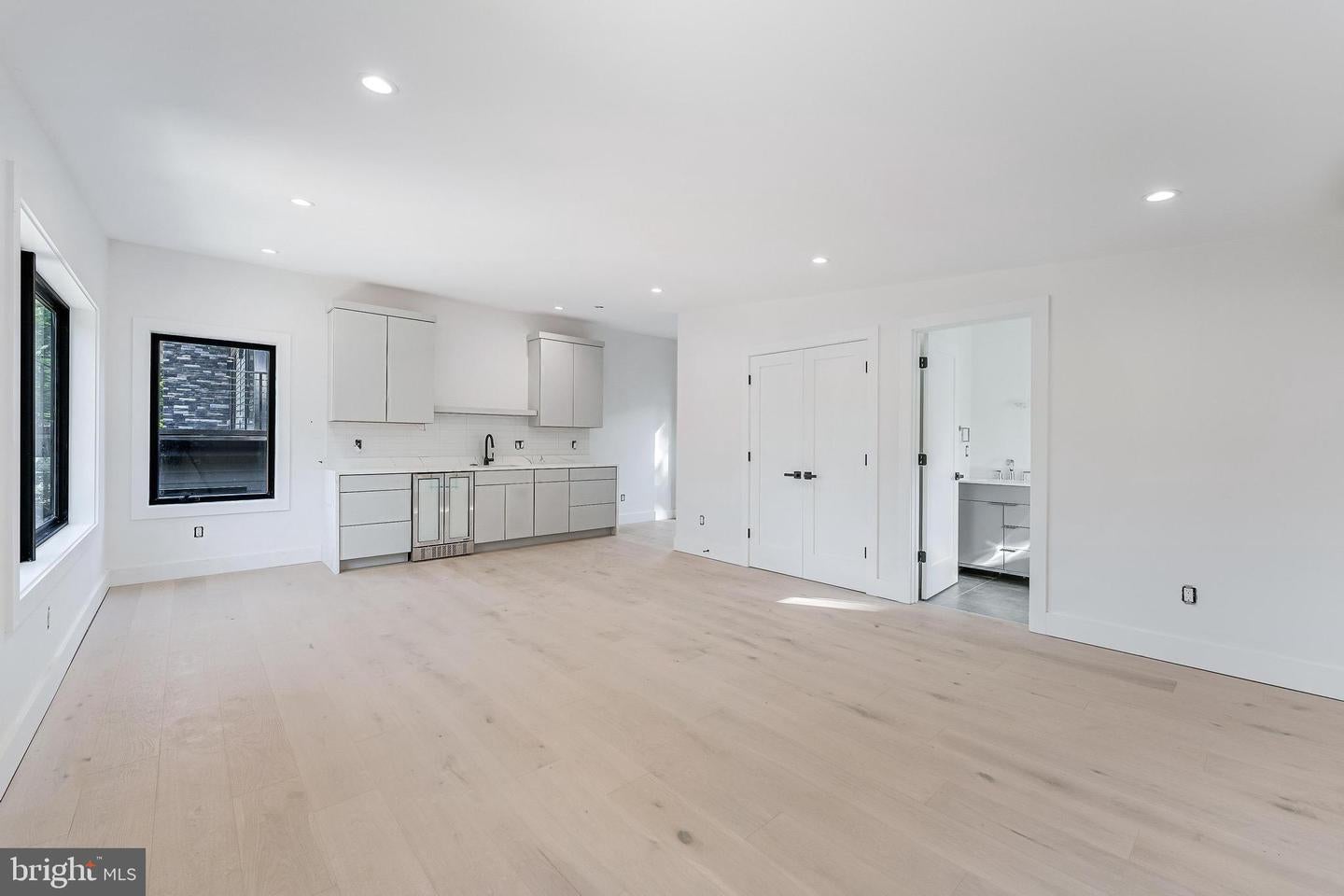 Falls Church, Virginia, 22042, United States, 6 Bedrooms Bedrooms, ,6 BathroomsBathrooms,Residential,Active,2011212