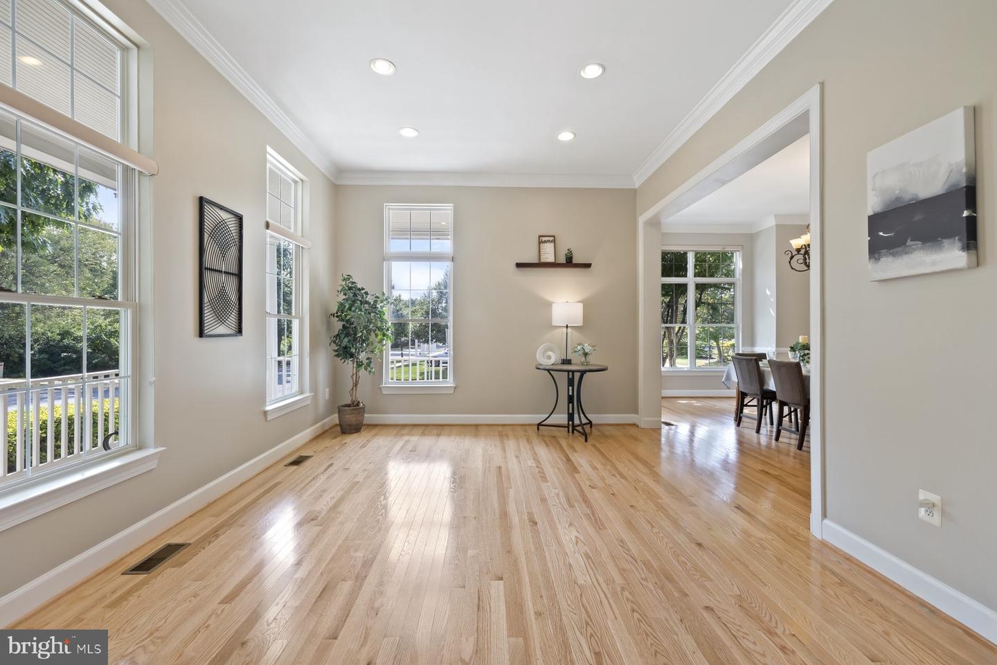 Rockville, Maryland, 20850, United States, 5 Bedrooms Bedrooms, ,6 BathroomsBathrooms,Residential,Active,1941388