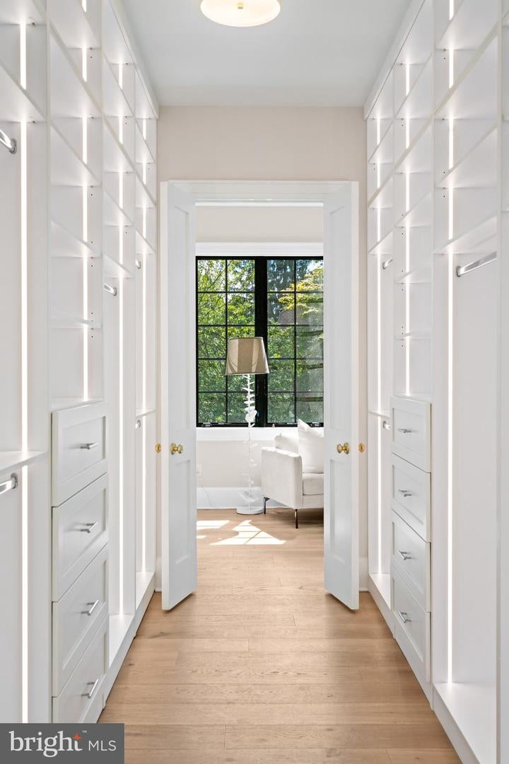 Washington, District Of Columbia, 20016, United States, 6 Bedrooms Bedrooms, ,8 BathroomsBathrooms,Residential,Active,1934802