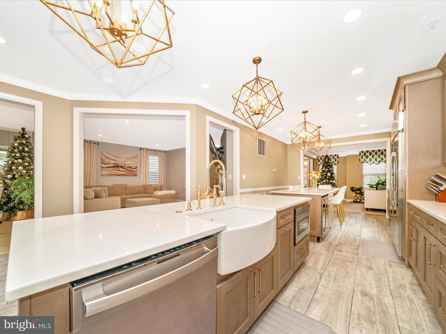 Clarksburg, Maryland, 20871, United States, 5 Bedrooms Bedrooms, ,4 BathroomsBathrooms,Residential,Active,1967123