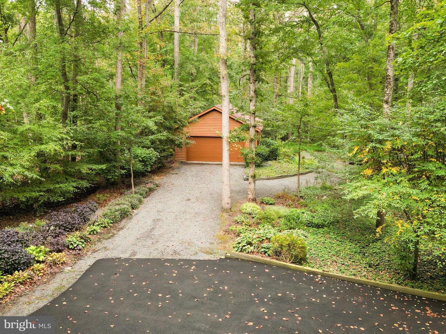 Clifton, Virginia, 20124, United States, 5 Bedrooms Bedrooms, ,4 BathroomsBathrooms,Residential,Active,1943827