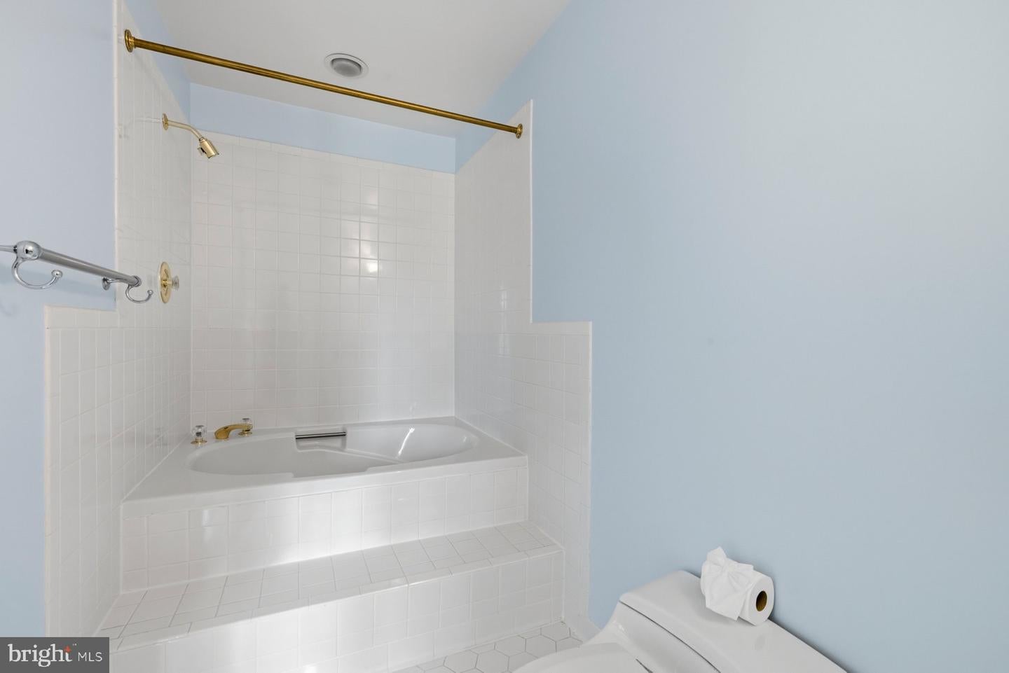 North Potomac, Maryland, 20878, United States, 5 Bedrooms Bedrooms, ,6 BathroomsBathrooms,Residential,Active,2045699