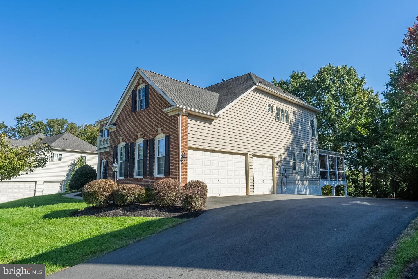 Haymarket, Virginia, 20169, United States, 5 Bedrooms Bedrooms, ,5 BathroomsBathrooms,Residential,Active,1961953
