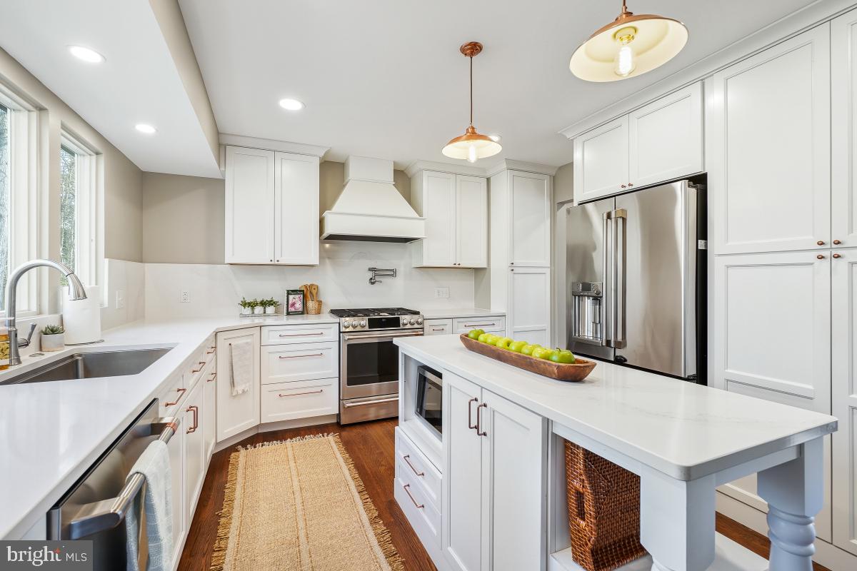 Alexandria, Virginia, 22308, United States, 3 Bedrooms Bedrooms, ,3 BathroomsBathrooms,Residential,Active,2006768