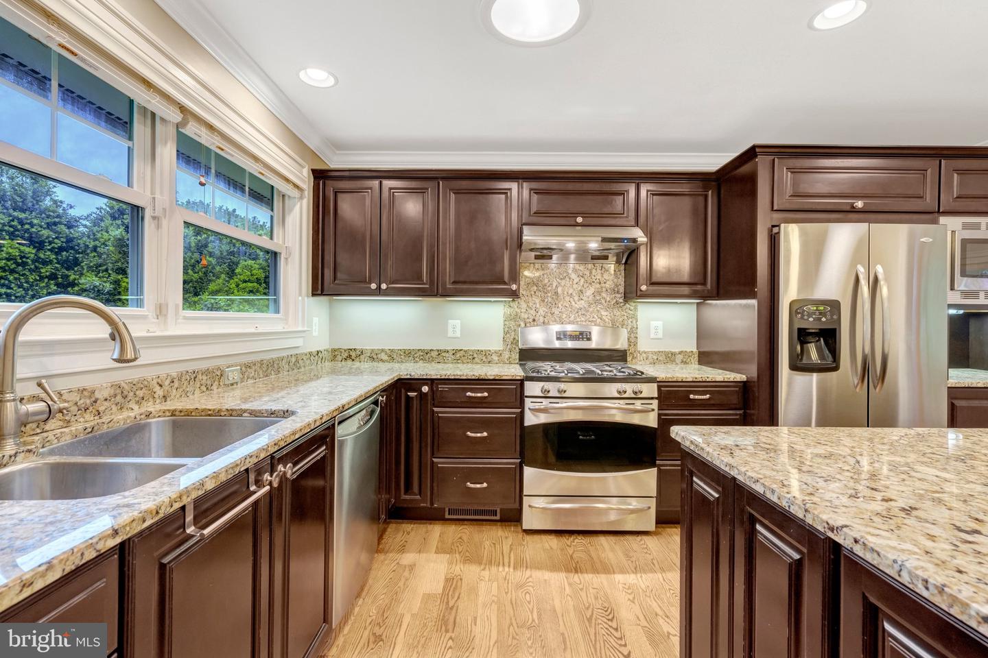 Fairfax, Virginia, 22030, United States, 4 Bedrooms Bedrooms, ,3 BathroomsBathrooms,Residential,Active,2045005