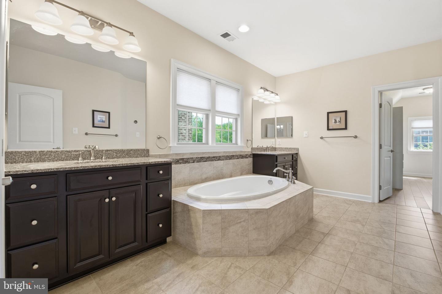 Clarksburg, Maryland, 20871, United States, 5 Bedrooms Bedrooms, ,5 BathroomsBathrooms,Residential,Contingent,2045769