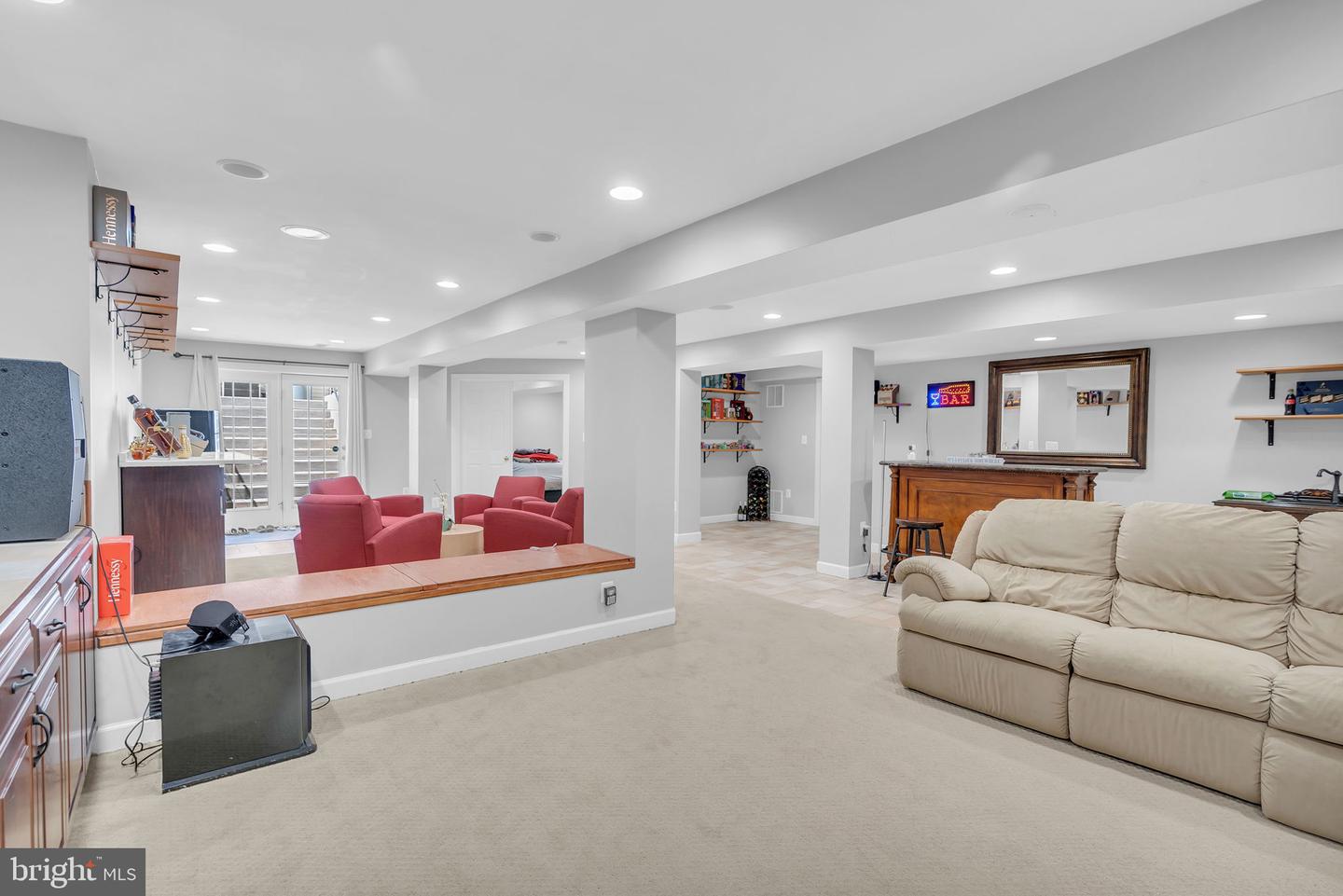 Manassas, Virginia, 20112, United States, 6 Bedrooms Bedrooms, ,5 BathroomsBathrooms,Residential,Active,2052030