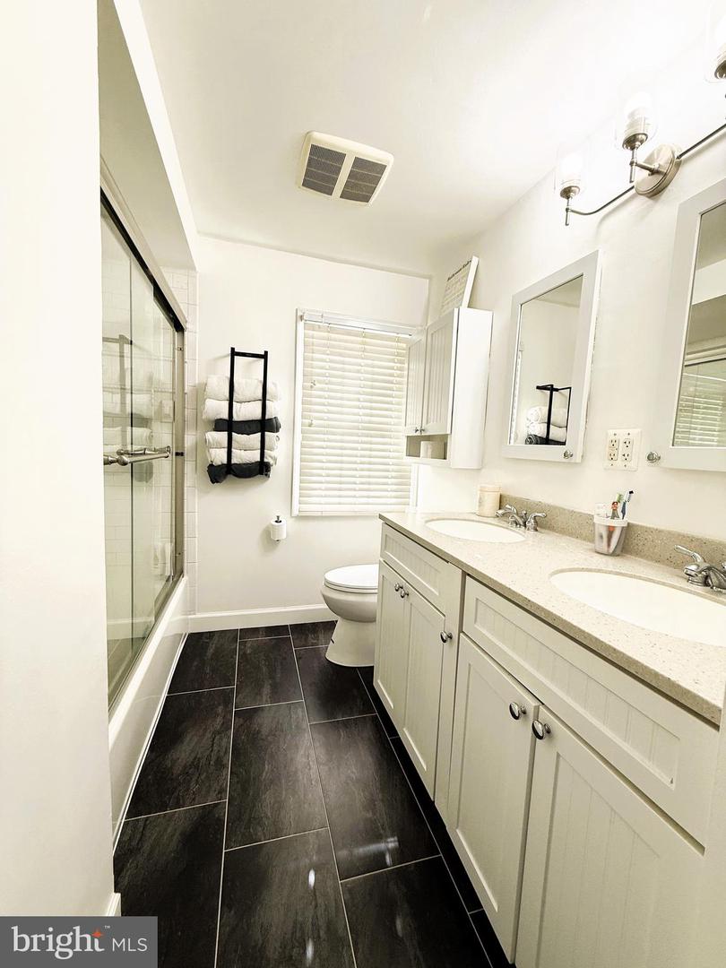 Potomac, Maryland, 20854, United States, 5 Bedrooms Bedrooms, ,4 BathroomsBathrooms,Residential,Active,1943828