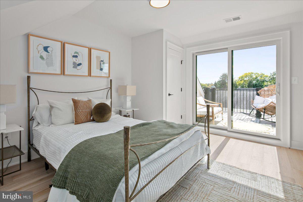 Arlington, Virginia, 22201, United States, 4 Bedrooms Bedrooms, ,5 BathroomsBathrooms,Residential,Active,1954022