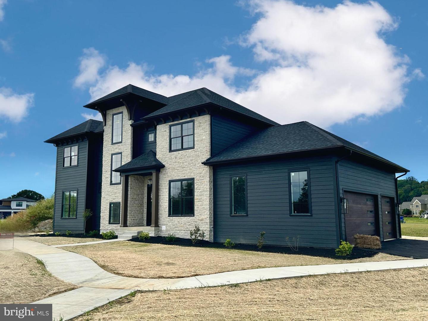 Lancaster, Pennsylvania, 17601, United States, 4 Bedrooms Bedrooms, ,5 BathroomsBathrooms,Residential,Active,1941391