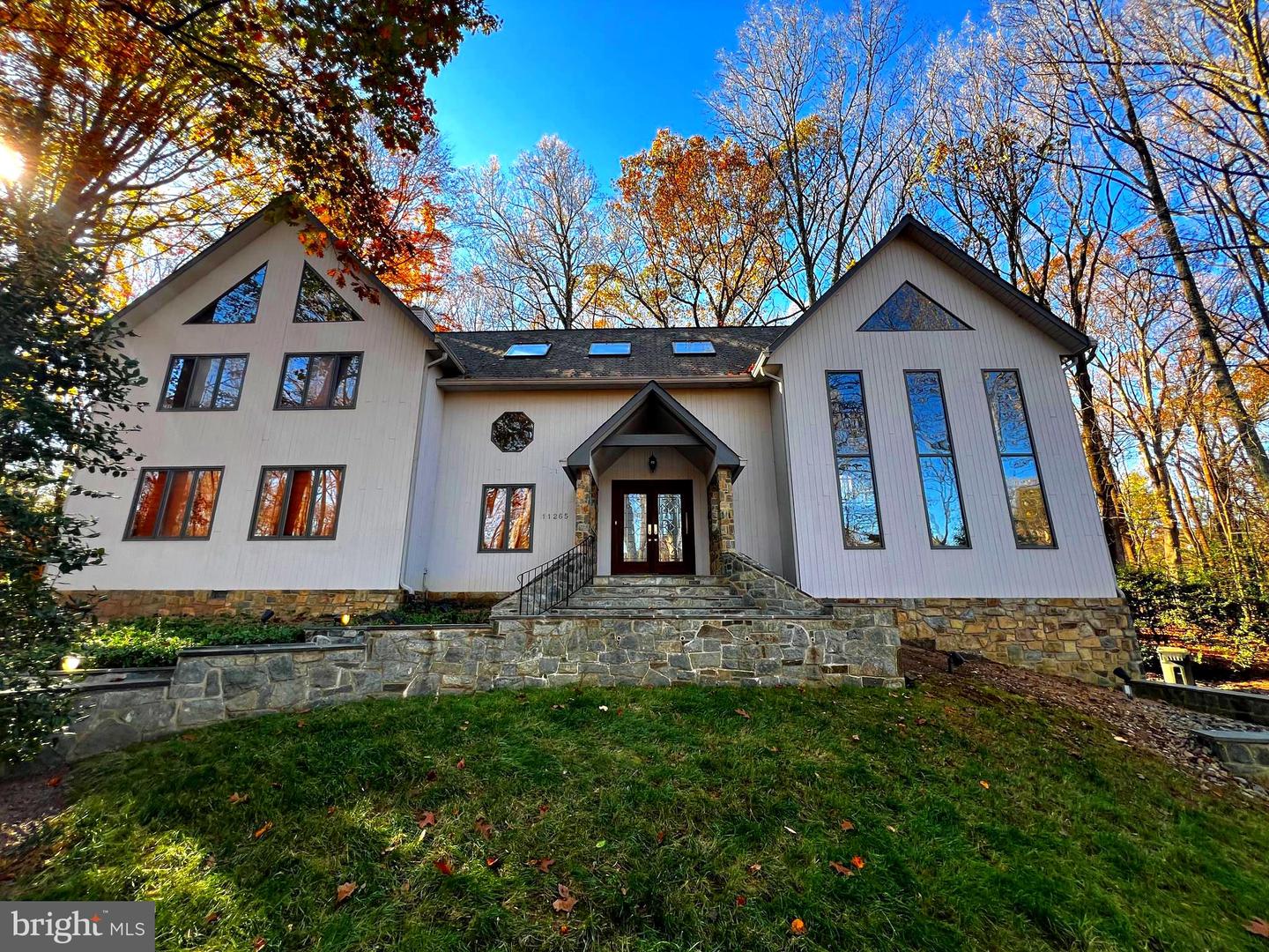 Great Falls, Virginia, 22066, United States, 4 Bedrooms Bedrooms, ,4 BathroomsBathrooms,Residential,Active,1936627