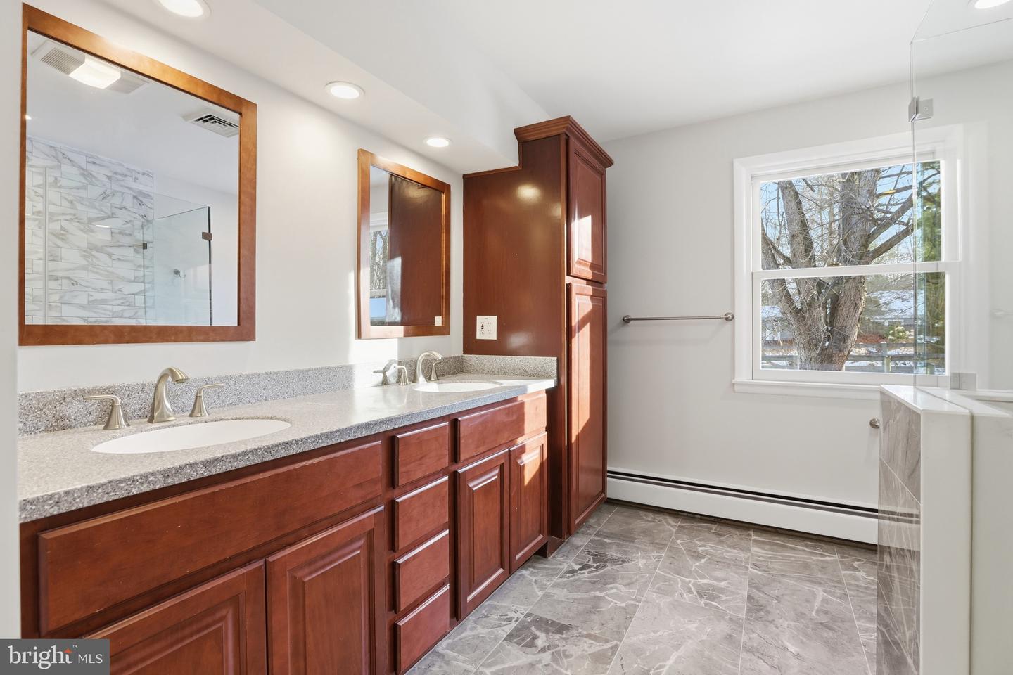 Clarksburg, Maryland, 20871, United States, 5 Bedrooms Bedrooms, ,3 BathroomsBathrooms,Residential,Active,1996277