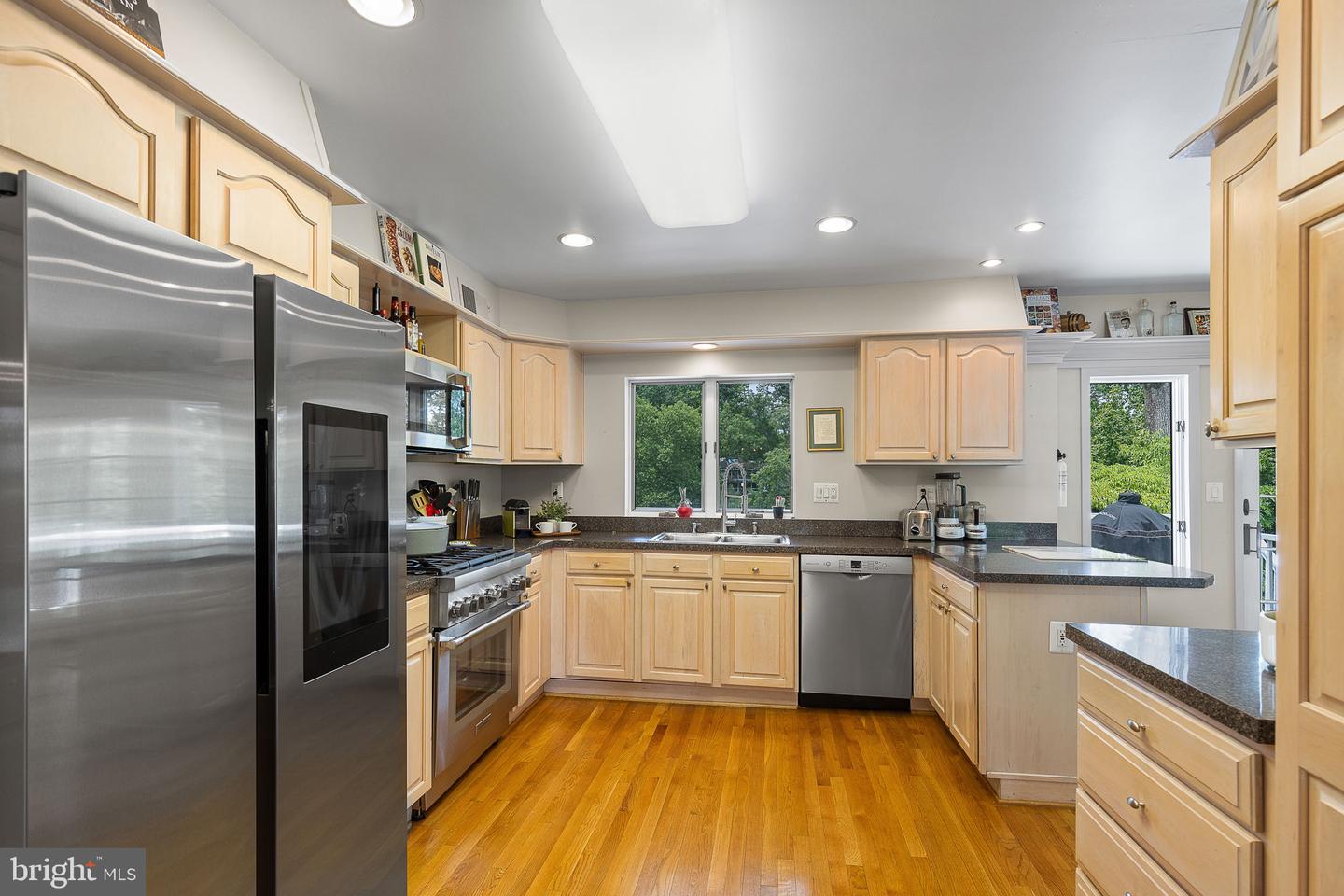 Falls Church, Virginia, 22041, United States, ,3 BathroomsBathrooms,Residential,Active,1843858