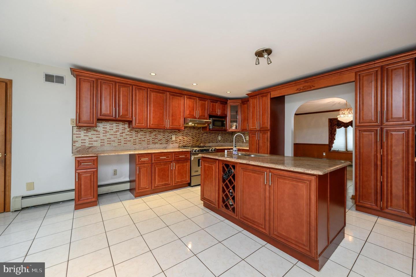 Monmouth Junction, New Jersey, 08852, United States, 5 Bedrooms Bedrooms, ,6 BathroomsBathrooms,Residential,Active,2044533