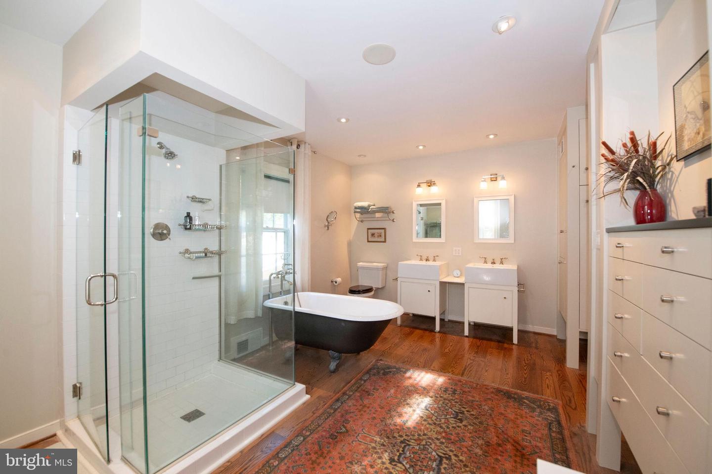 Philadelphia, Pennsylvania, 19118, United States, 2 Bedrooms Bedrooms, ,2 BathroomsBathrooms,Residential,Pending,1904167