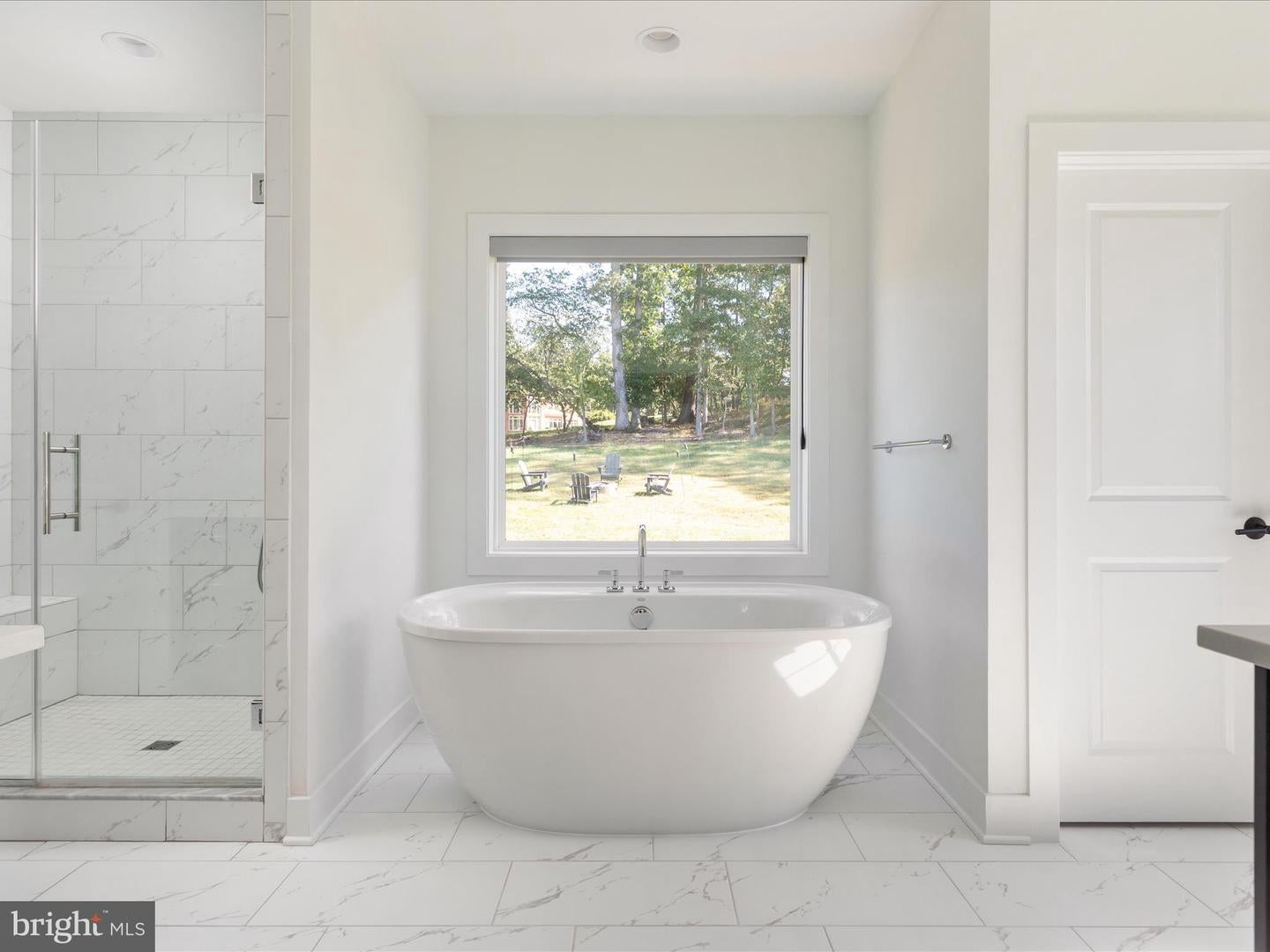 Oakton, Virginia, 22124, United States, 6 Bedrooms Bedrooms, ,6 BathroomsBathrooms,Residential,Active,1960120