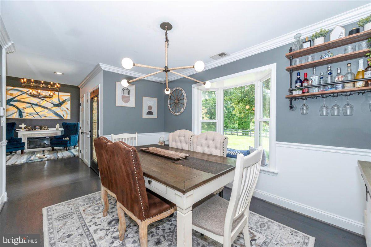 Fairfax, Virginia, 22030, United States, 5 Bedrooms Bedrooms, ,4 BathroomsBathrooms,Residential,Active,1892608