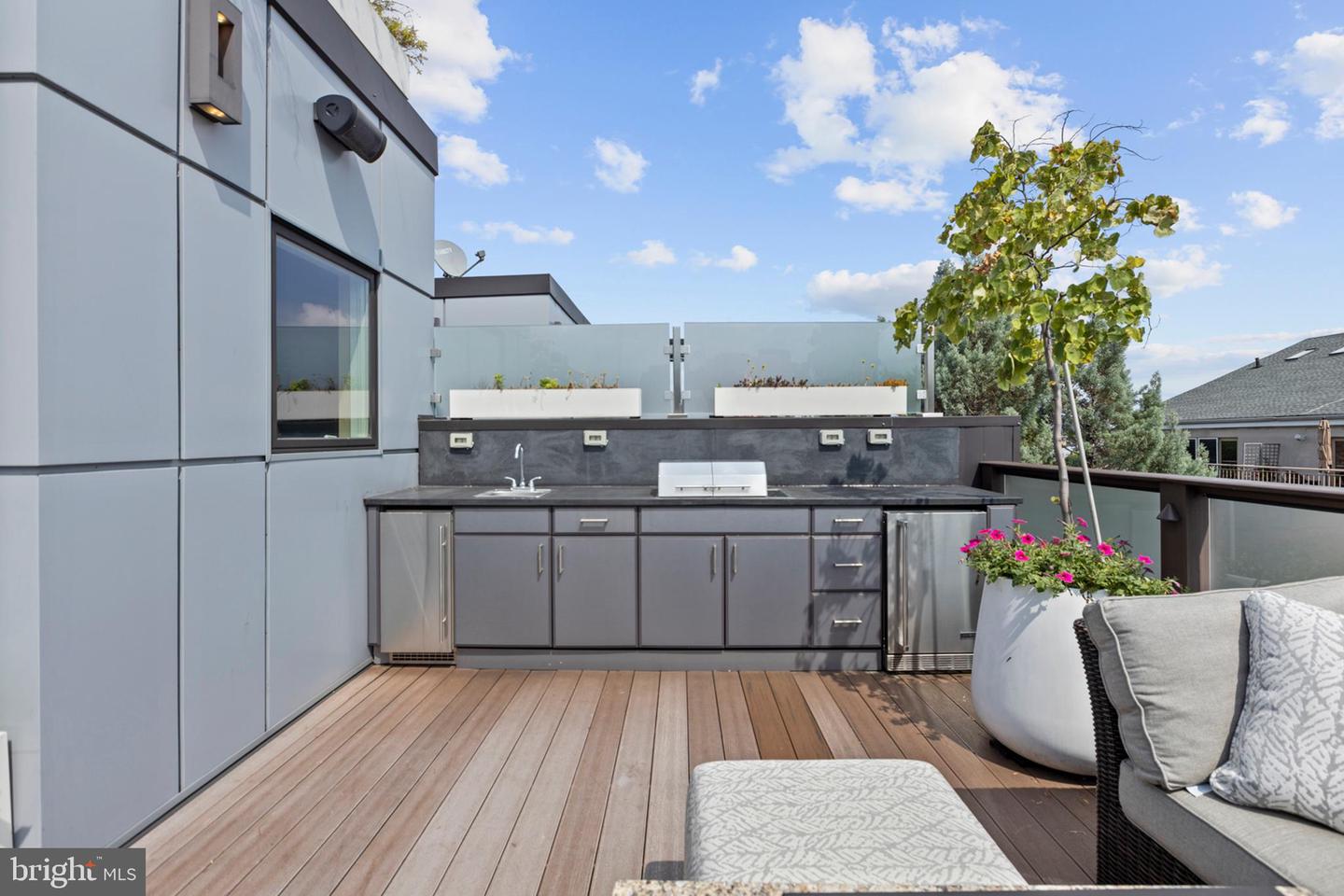 Philadelphia, Pennsylvania, 19146, United States, ,6 BathroomsBathrooms,Residential,Active,1862906