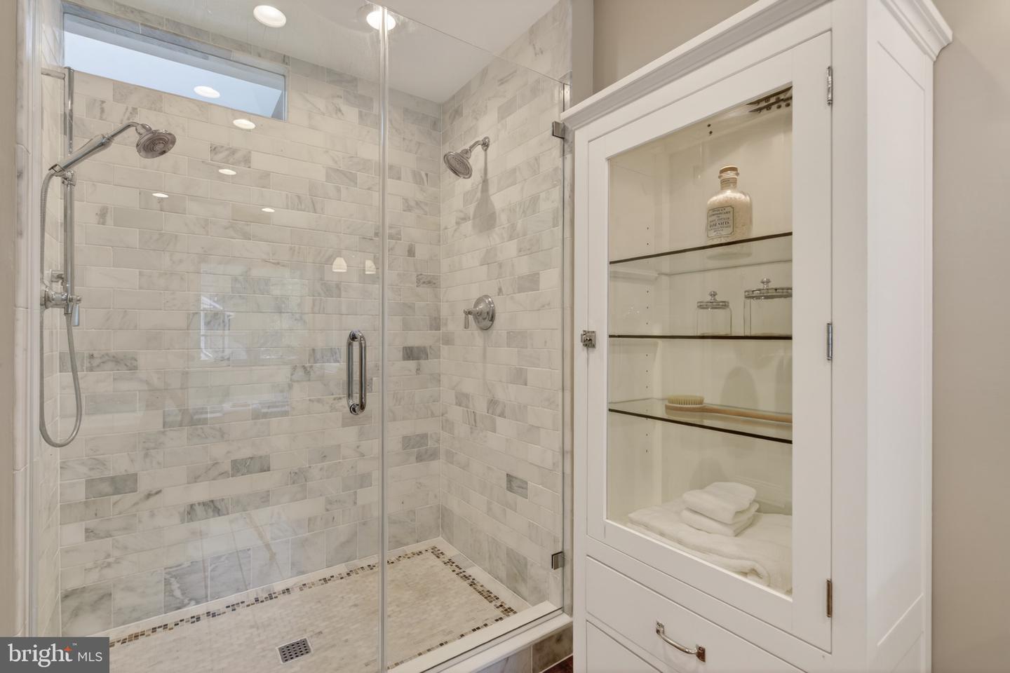 Fairfax Station, Virginia, 22039, United States, 5 Bedrooms Bedrooms, ,5 BathroomsBathrooms,Residential,Pending,2045787