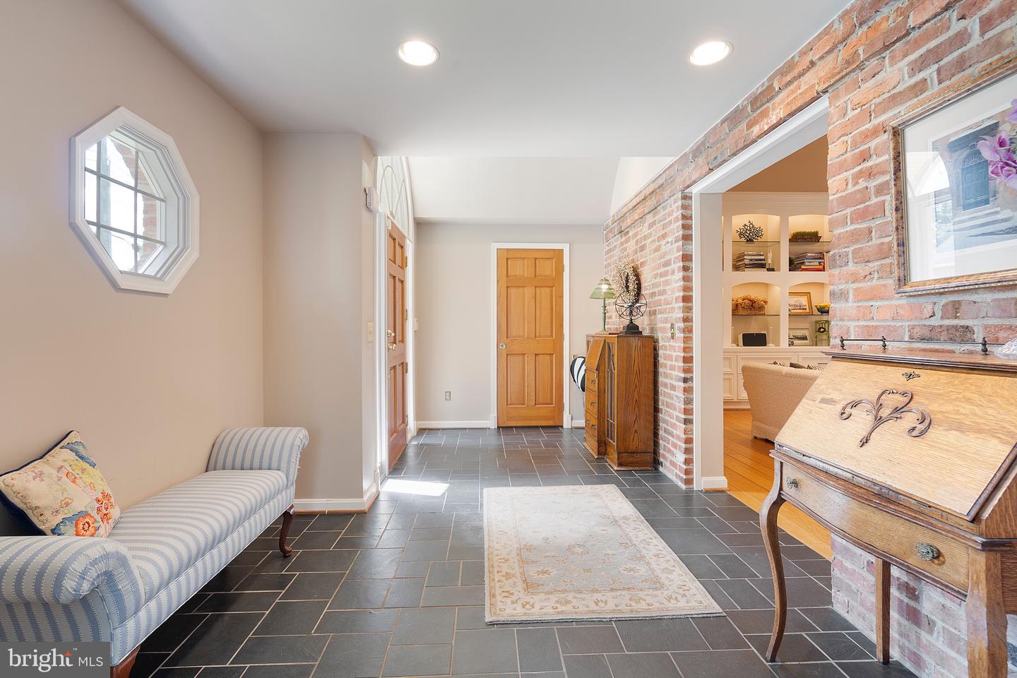Arlington, Virginia, 22207, United States, 5 Bedrooms Bedrooms, ,4 BathroomsBathrooms,Residential,Active,1943764