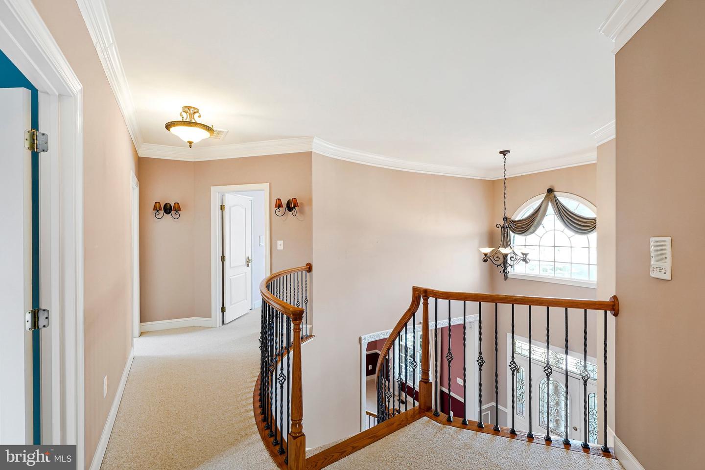 Leesburg, Virginia, 20175, United States, 5 Bedrooms Bedrooms, ,5 BathroomsBathrooms,Residential,Active,2021689