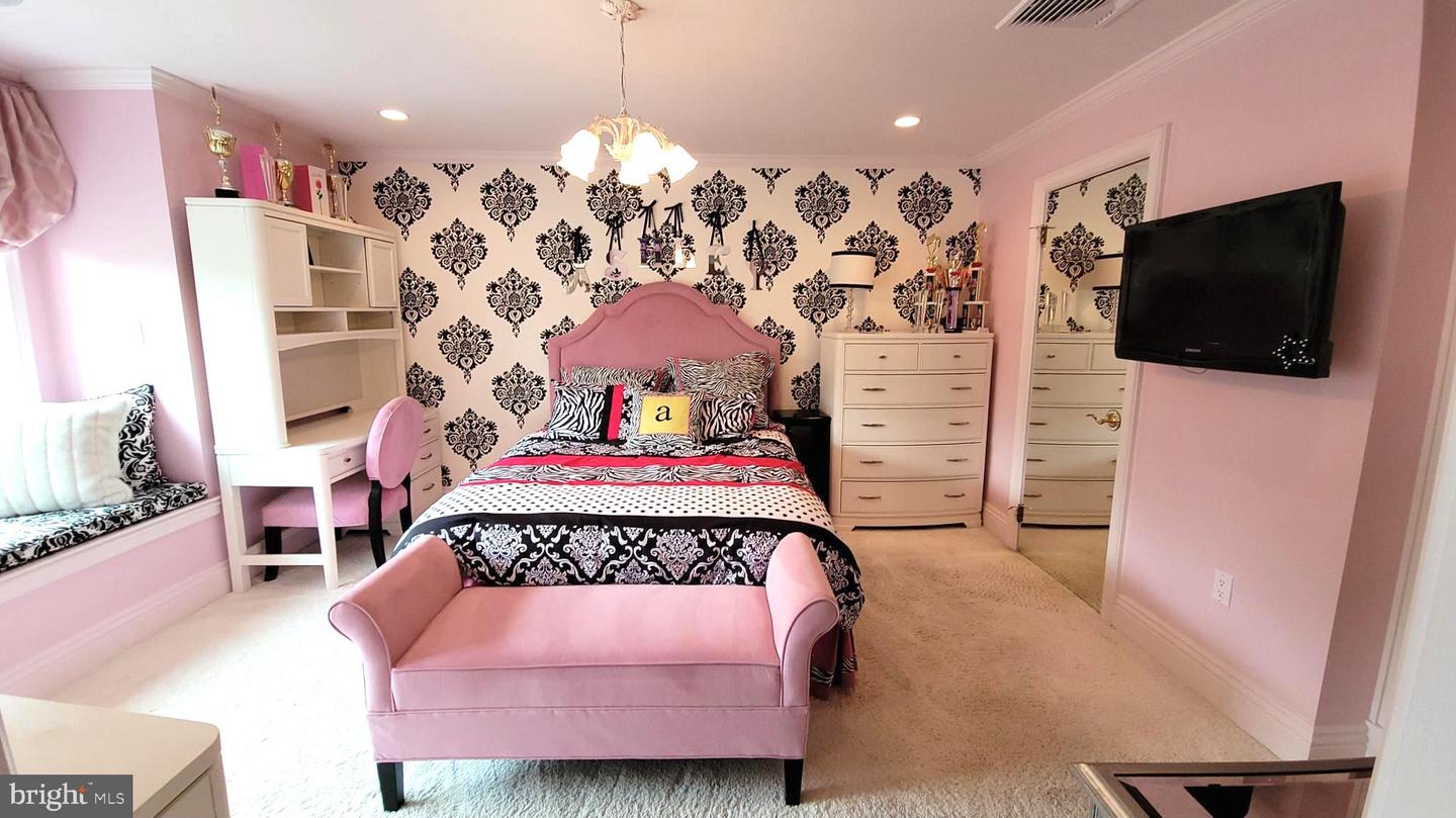 Newtown, Pennsylvania, 18940, United States, 6 Bedrooms Bedrooms, ,6 BathroomsBathrooms,Residential,Active,1849543