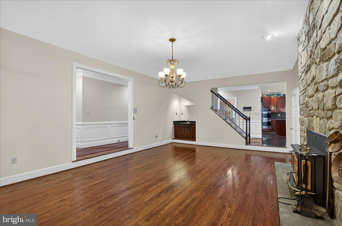 Clifton, Virginia, 20124, United States, 5 Bedrooms Bedrooms, ,6 BathroomsBathrooms,Residential,Active,2025639