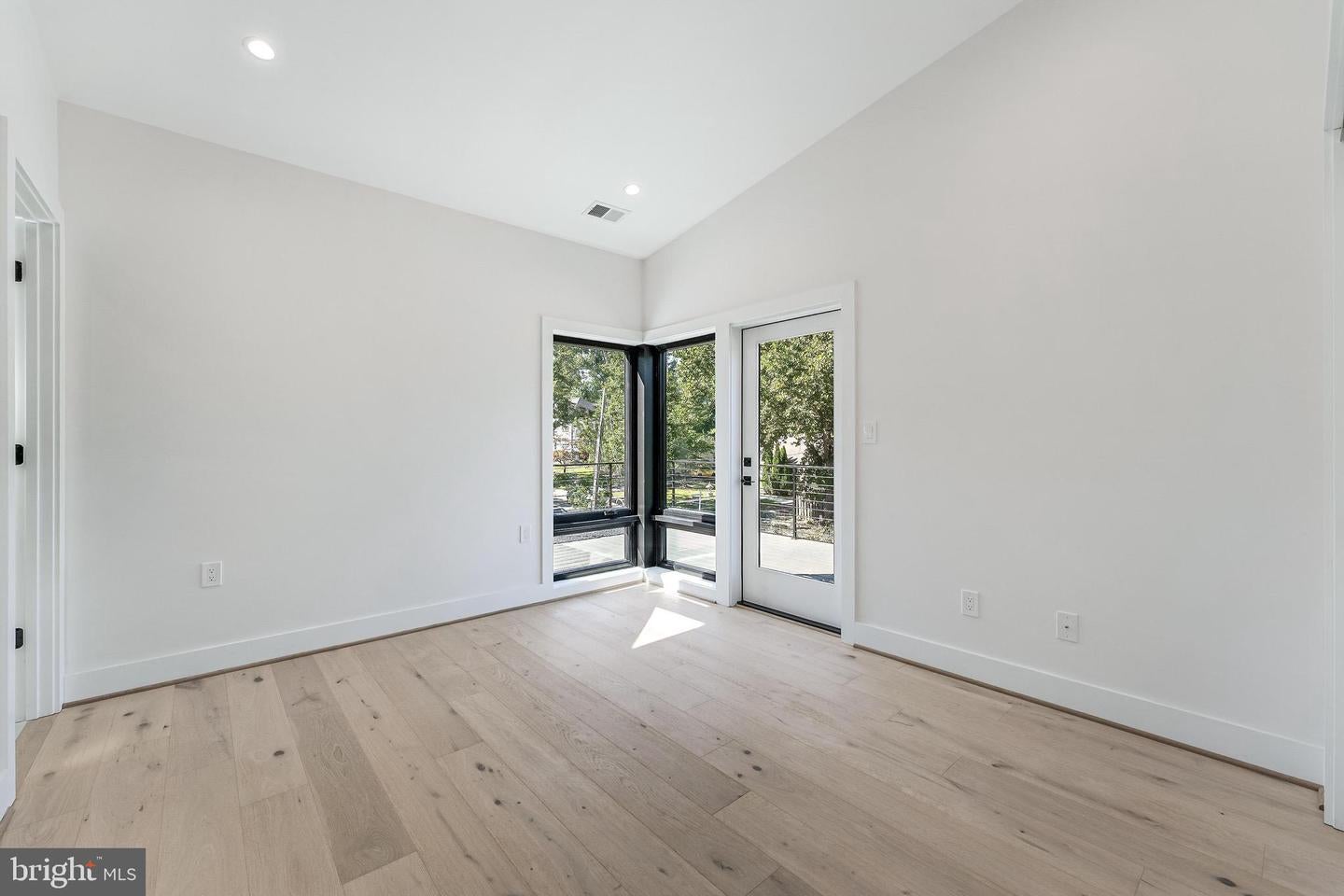 Falls Church, Virginia, 22042, United States, 6 Bedrooms Bedrooms, ,6 BathroomsBathrooms,Residential,Active,1989772