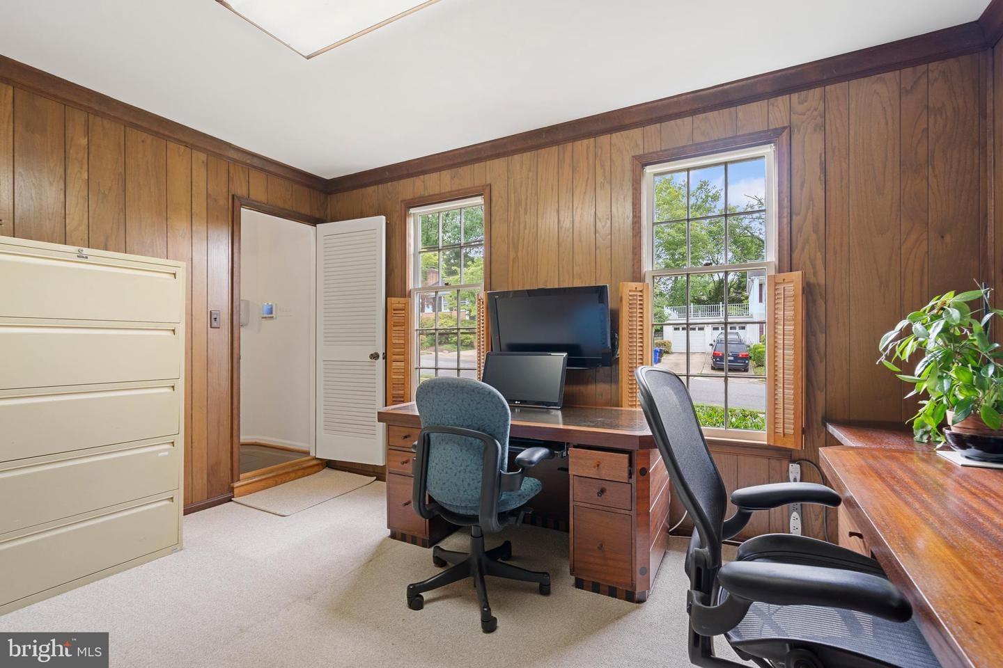 Arlington, Virginia, 22207, United States, 5 Bedrooms Bedrooms, ,4 BathroomsBathrooms,Residential,Active,1843845
