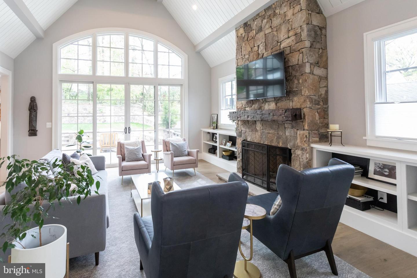 Arlington, Virginia, 22207, United States, 6 Bedrooms Bedrooms, ,9 BathroomsBathrooms,Residential,Active,1972156