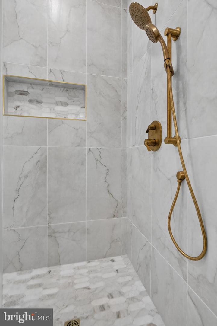 Warrenton, Virginia, 20187, United States, 5 Bedrooms Bedrooms, ,6 BathroomsBathrooms,Residential,Active,2006968