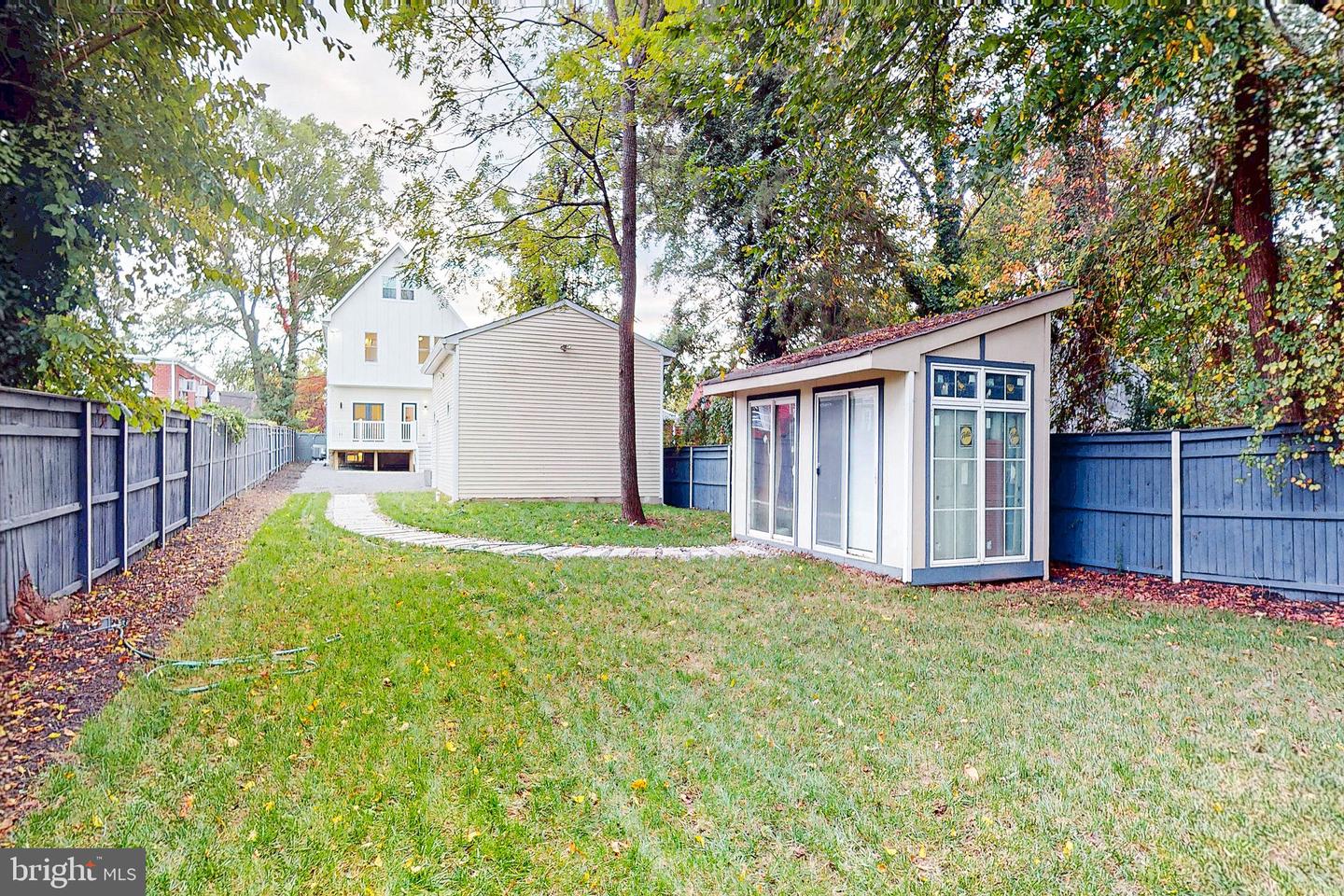 Washington, District Of Columbia, 20018, United States, 6 Bedrooms Bedrooms, ,5 BathroomsBathrooms,Residential,Active,1964489