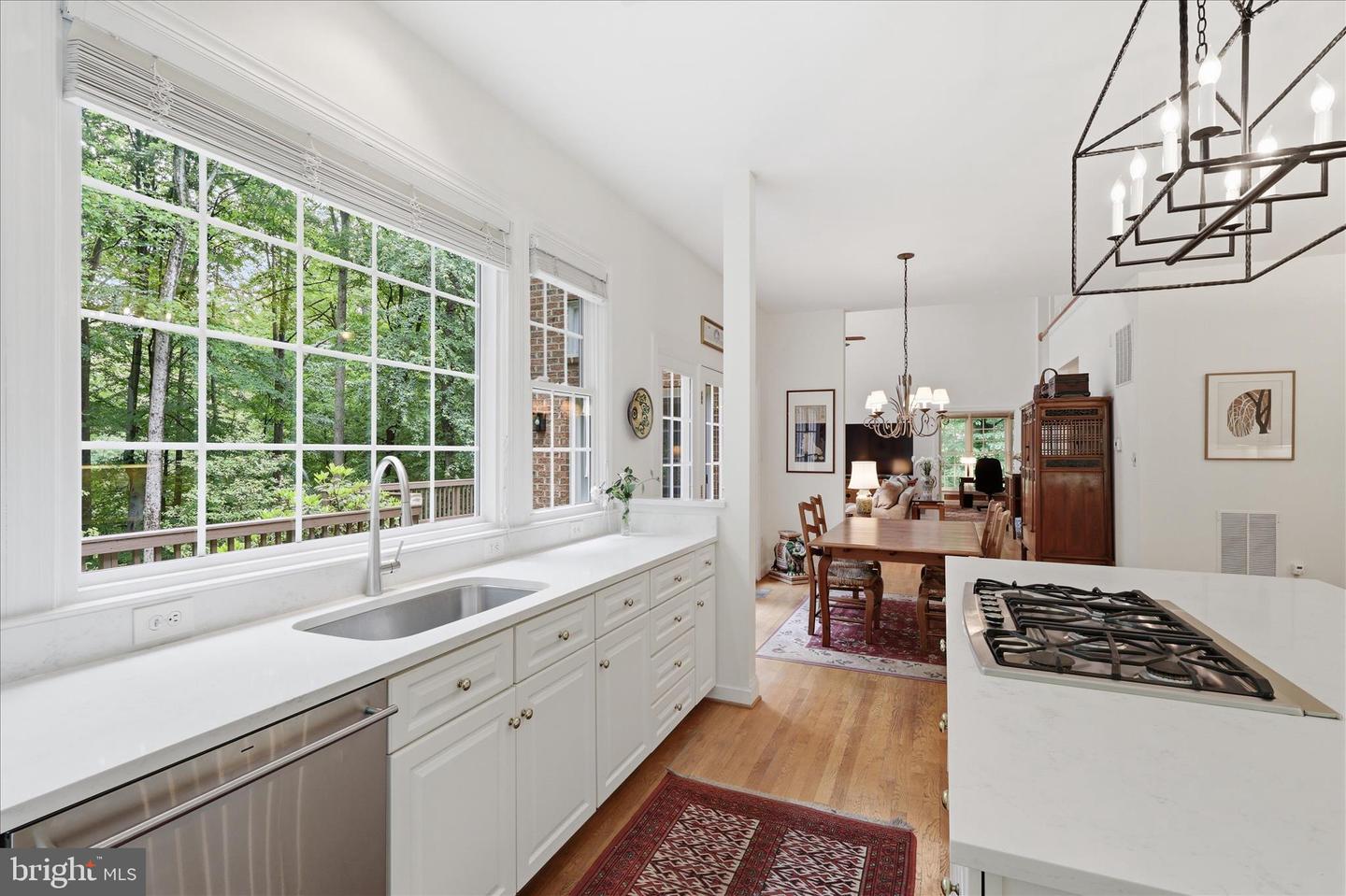 Oakton, Virginia, 22124, United States, 5 Bedrooms Bedrooms, ,5 BathroomsBathrooms,Residential,Pending,2045766
