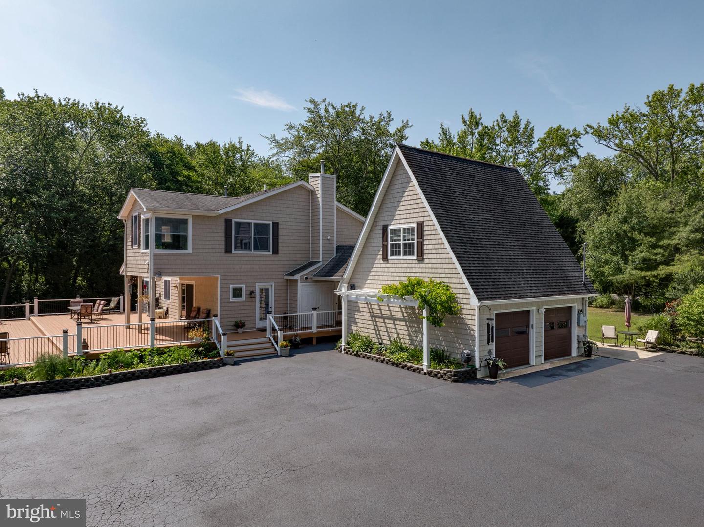 Manahawkin, New Jersey, 08050, United States, 4 Bedrooms Bedrooms, ,3 BathroomsBathrooms,Residential,Active,1879973