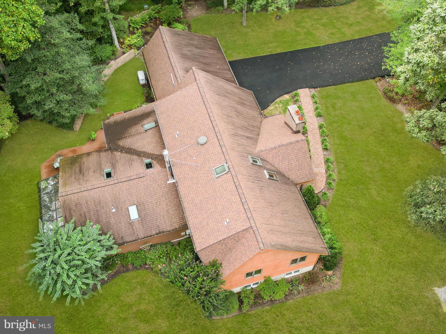Clifton, Virginia, 20124, United States, 5 Bedrooms Bedrooms, ,4 BathroomsBathrooms,Residential,Active,1943827