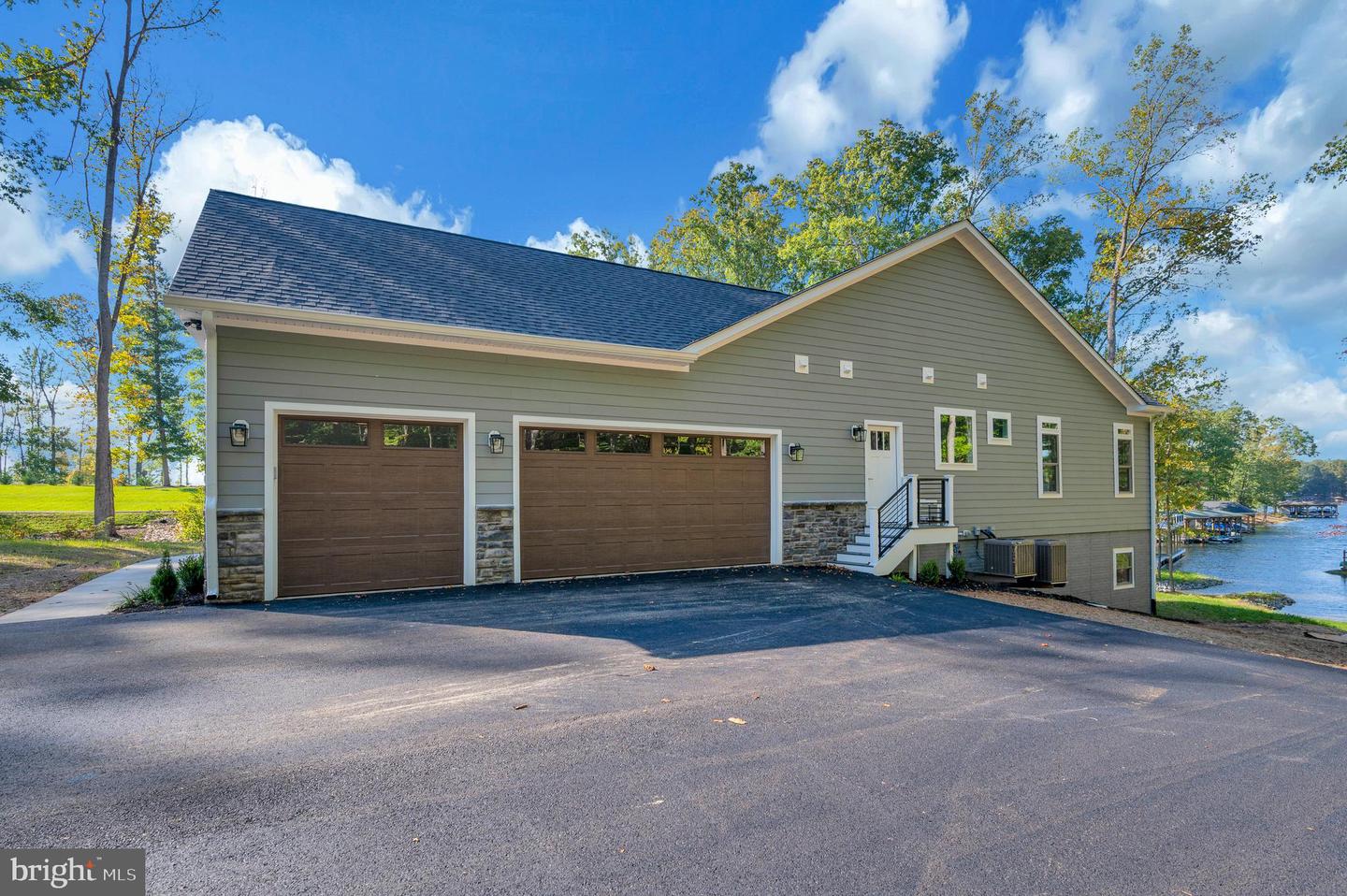 Bumpass, Virginia, 23024, United States, 4 Bedrooms Bedrooms, ,6 BathroomsBathrooms,Residential,Active,1899882