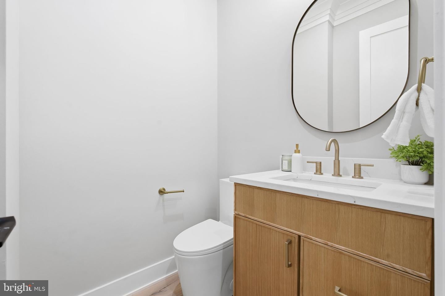 Kensington, Maryland, 20895, United States, 5 Bedrooms Bedrooms, ,5 BathroomsBathrooms,Residential,Active,2007291