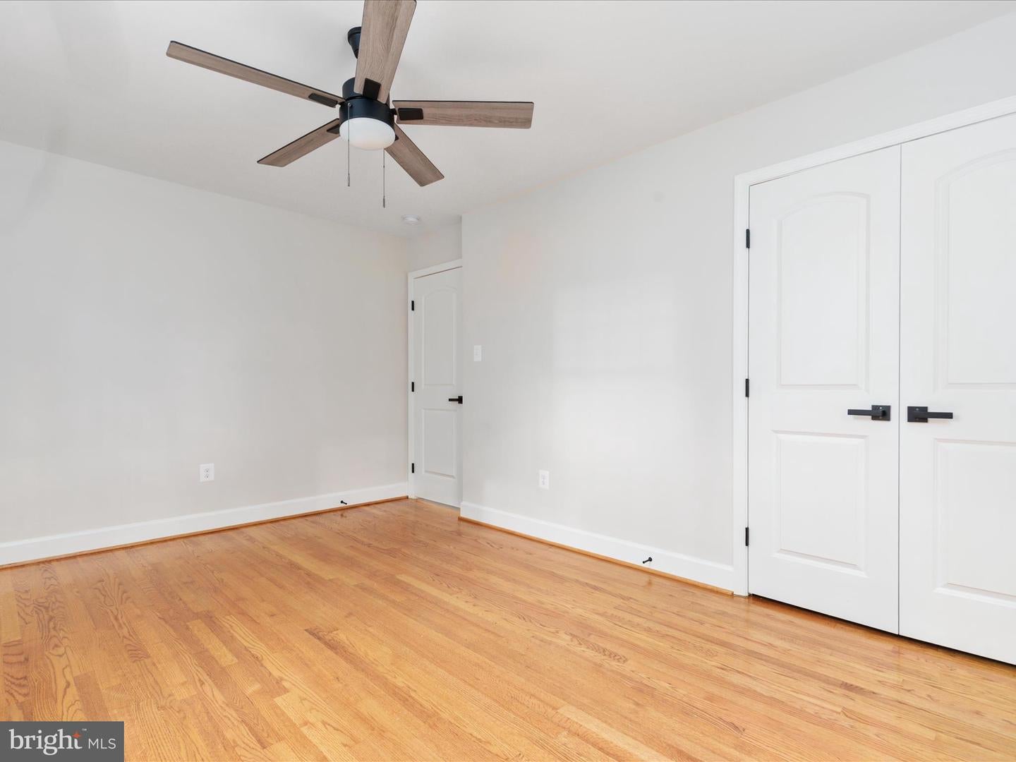 Clifton, Virginia, 20124, United States, 5 Bedrooms Bedrooms, ,5 BathroomsBathrooms,Residential,Active,1998598