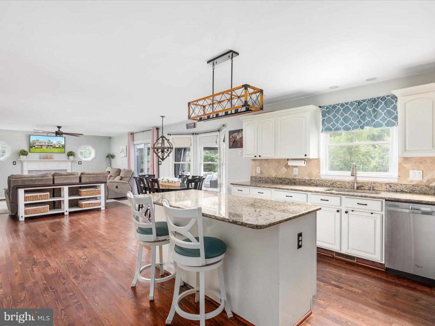 Amissville, Virginia, 20106, United States, 4 Bedrooms Bedrooms, ,4 BathroomsBathrooms,Residential,Active,1929462