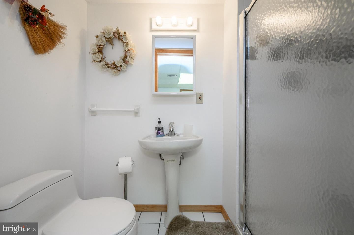 Monmouth Junction, New Jersey, 08852, United States, 5 Bedrooms Bedrooms, ,5 BathroomsBathrooms,Residential,Active,1987239