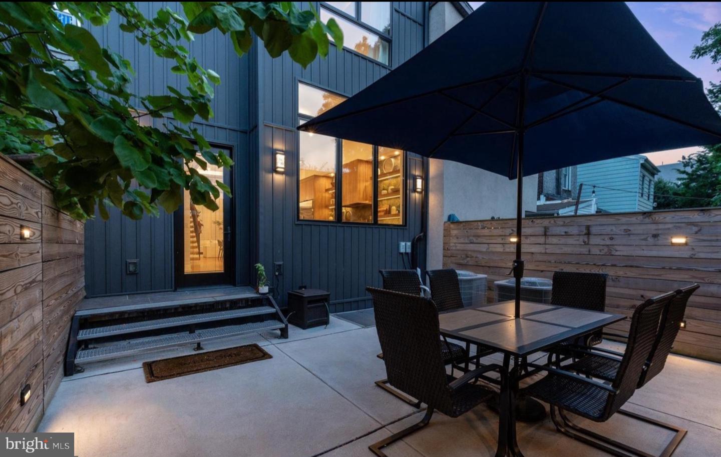 Philadelphia, Pennsylvania, 19125, United States, 4 Bedrooms Bedrooms, ,4 BathroomsBathrooms,Residential,Active,2008922